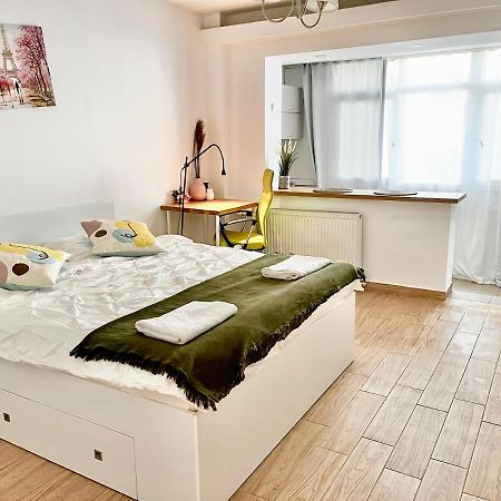 Victoriei Studio Bukarest Kültér fotó
